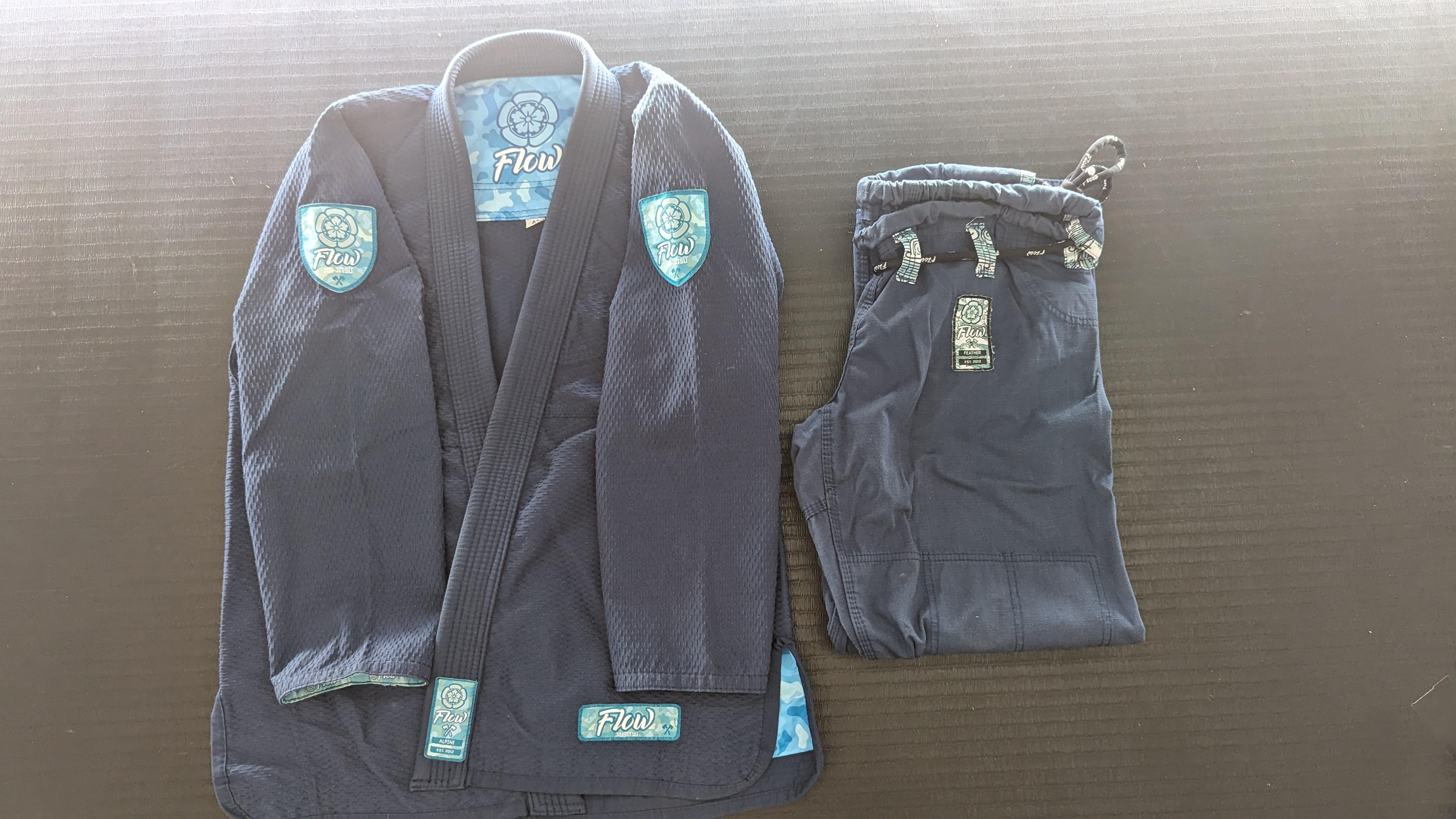 Flow Alpine A2 Navy jacket, Flow Feather A2 Navy pants