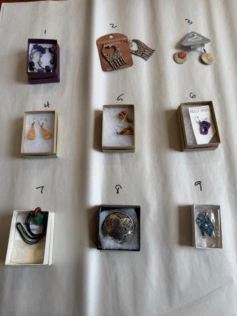 Assorted jewelry