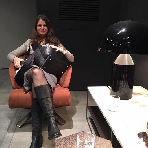 user profile icon inside a circle