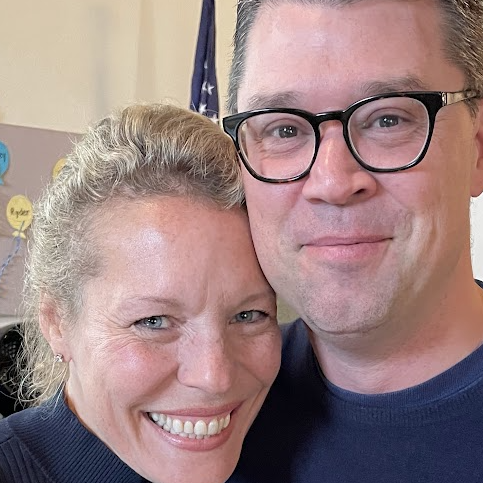 user profile icon inside a circle