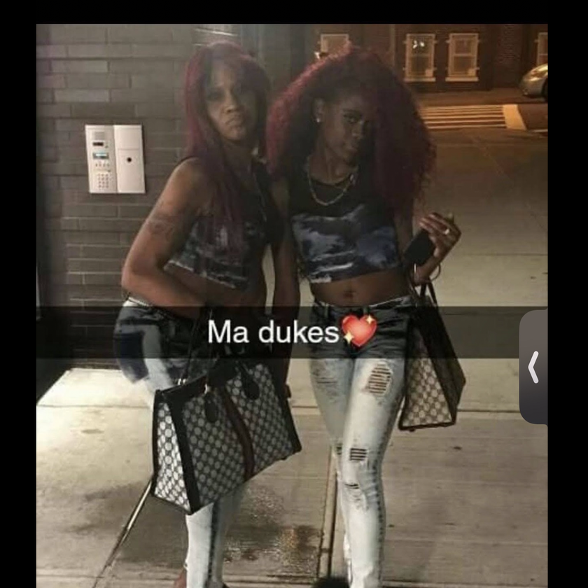 Picture of Deja Favors