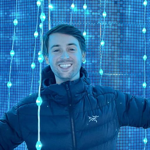 user profile icon inside a circle