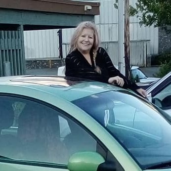 Picture of Debra Macneil
