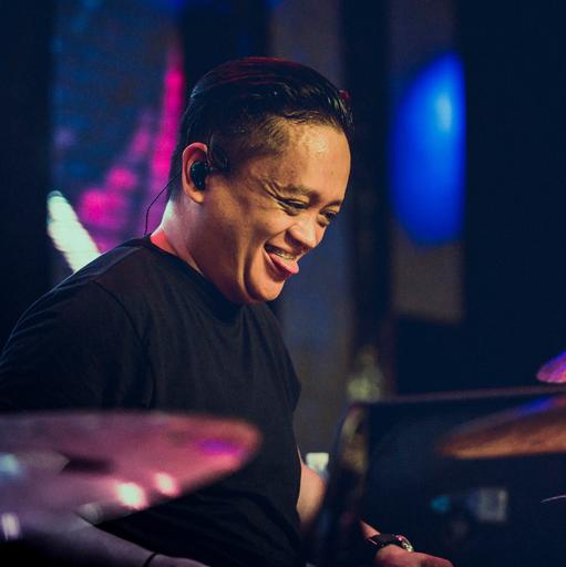 user profile icon inside a circle