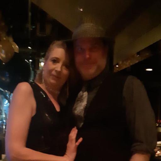 user profile icon inside a circle