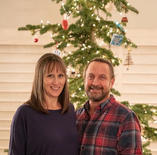 user profile icon inside a circle