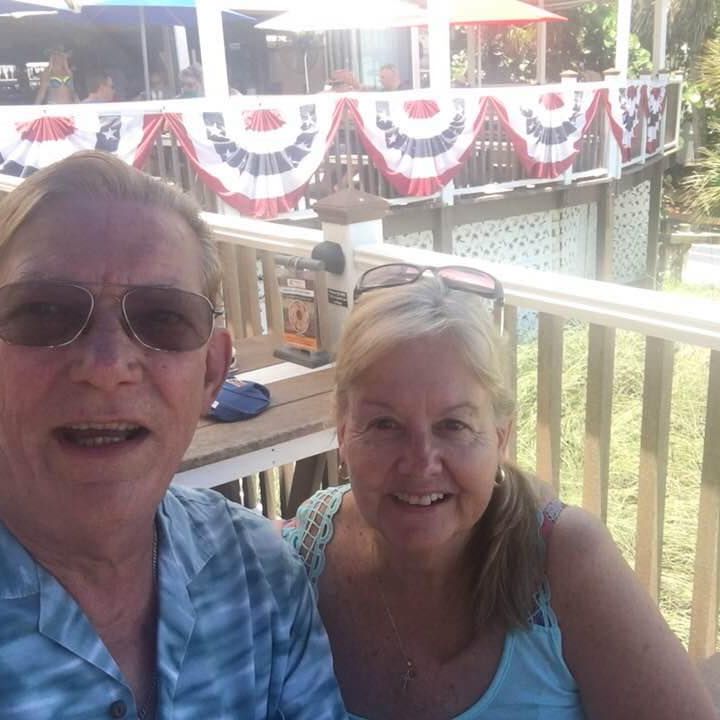 Picture of Bonnie and Lee Hawkins