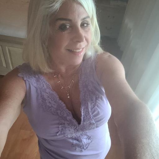 user profile icon inside a circle