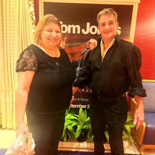 user profile icon inside a circle