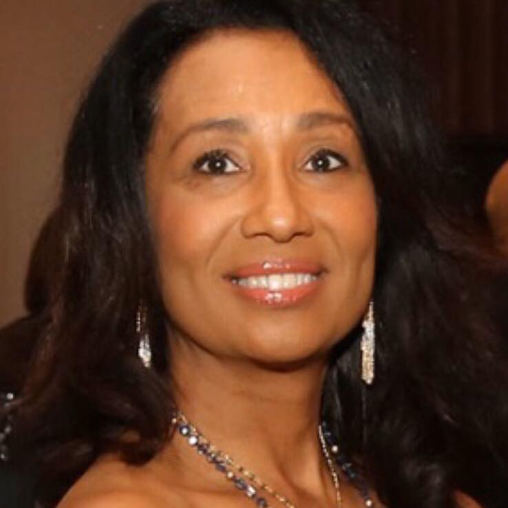 Picture of Lynne Cowan