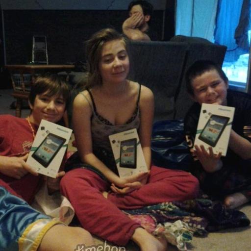 user profile icon inside a circle