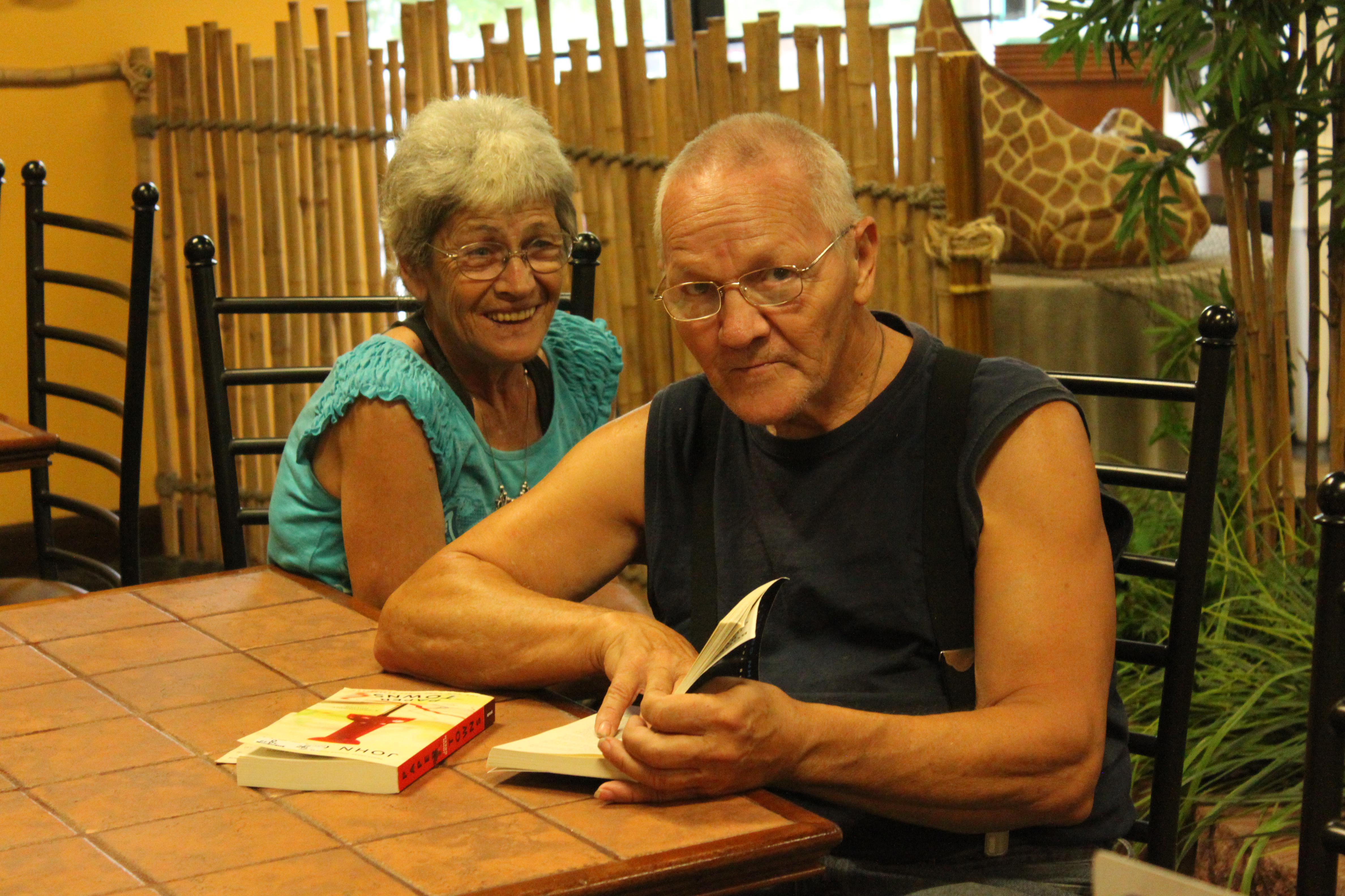 Annette and Pete on vacation …