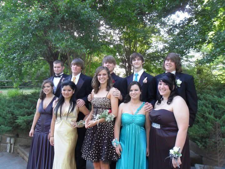 Friend group going to DOM dan…