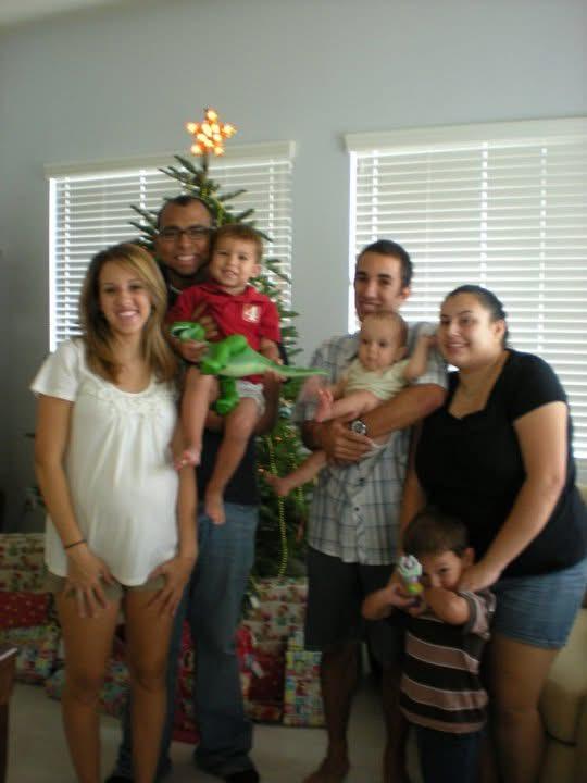 Christmas - Jessica, Kevin, K…