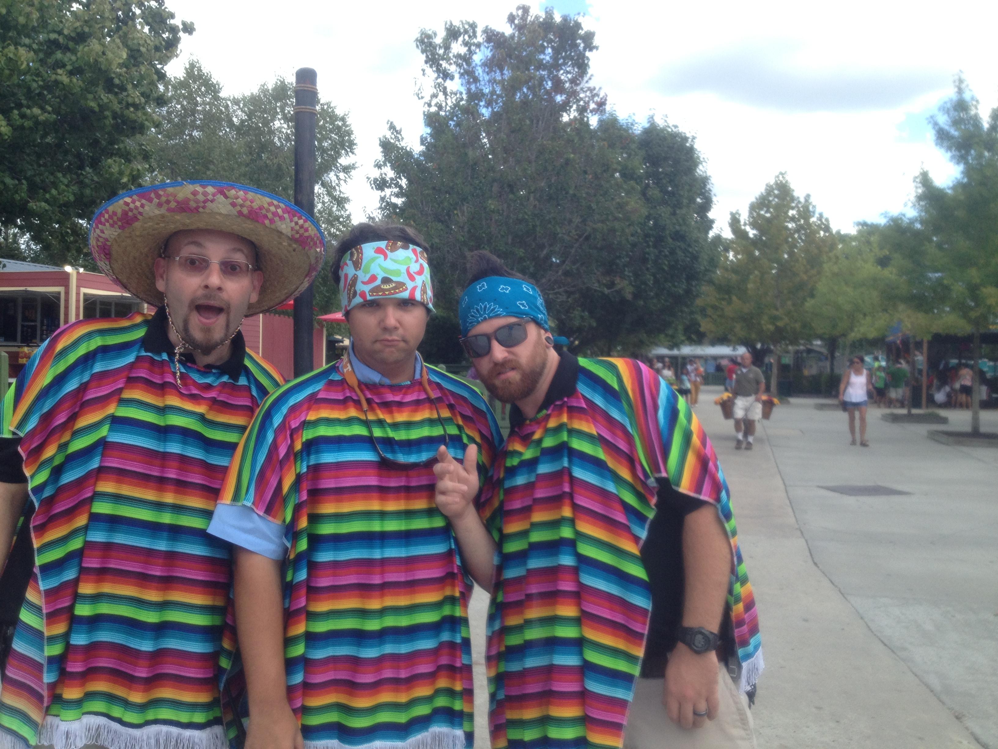 3 amigos - Denny Ray in backg…