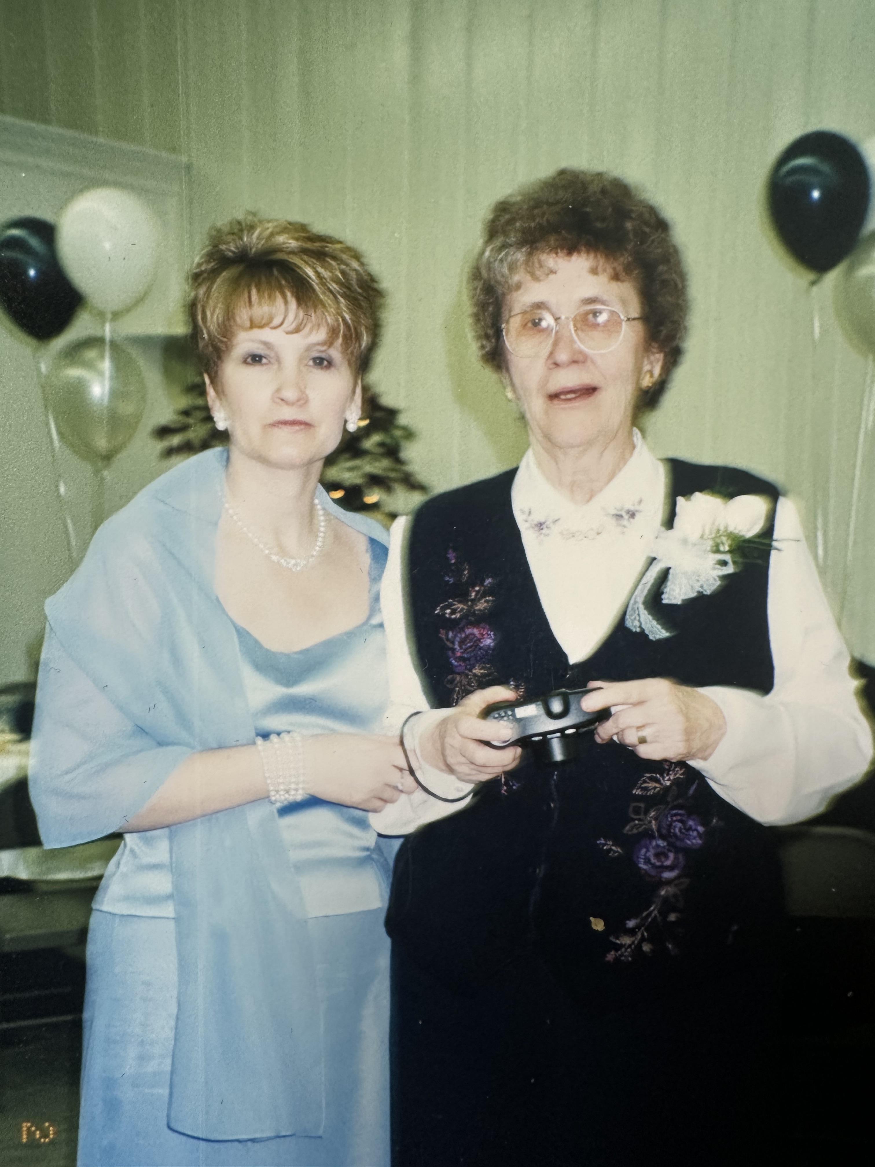 Amy and Nancy Bunting at Jarr…