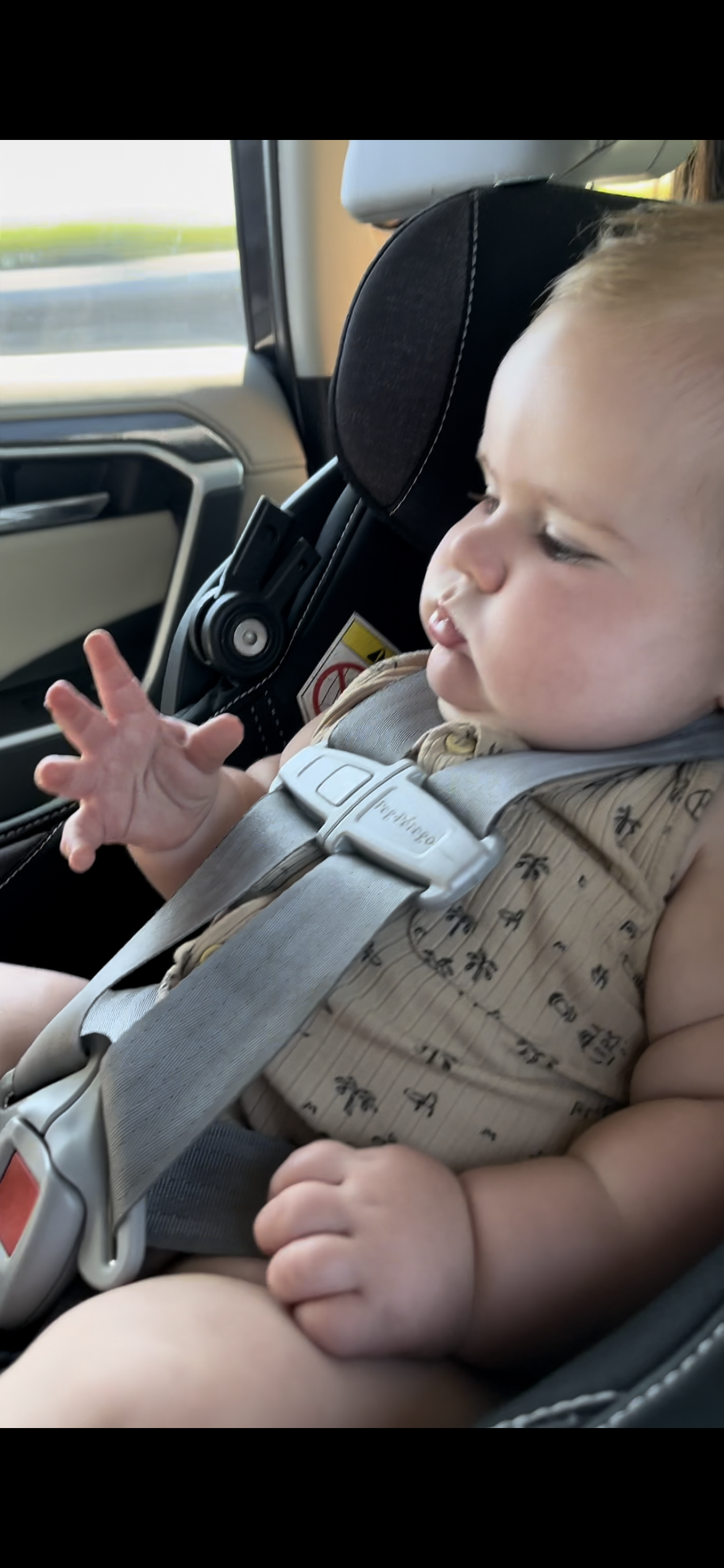 The arm rolls 🥰 Wish I could …