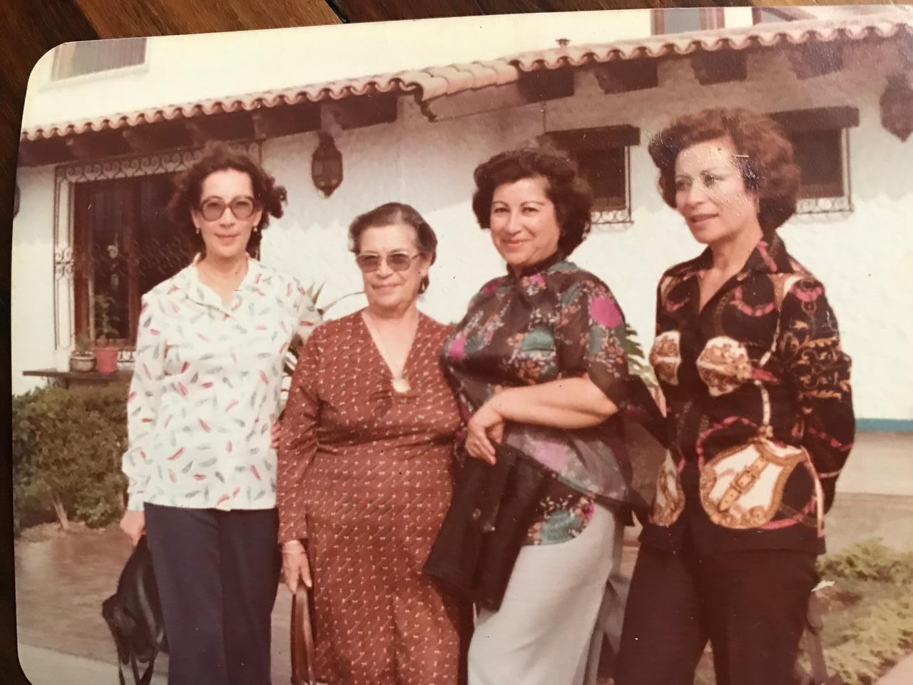 Tus seres más queridos. Con a…