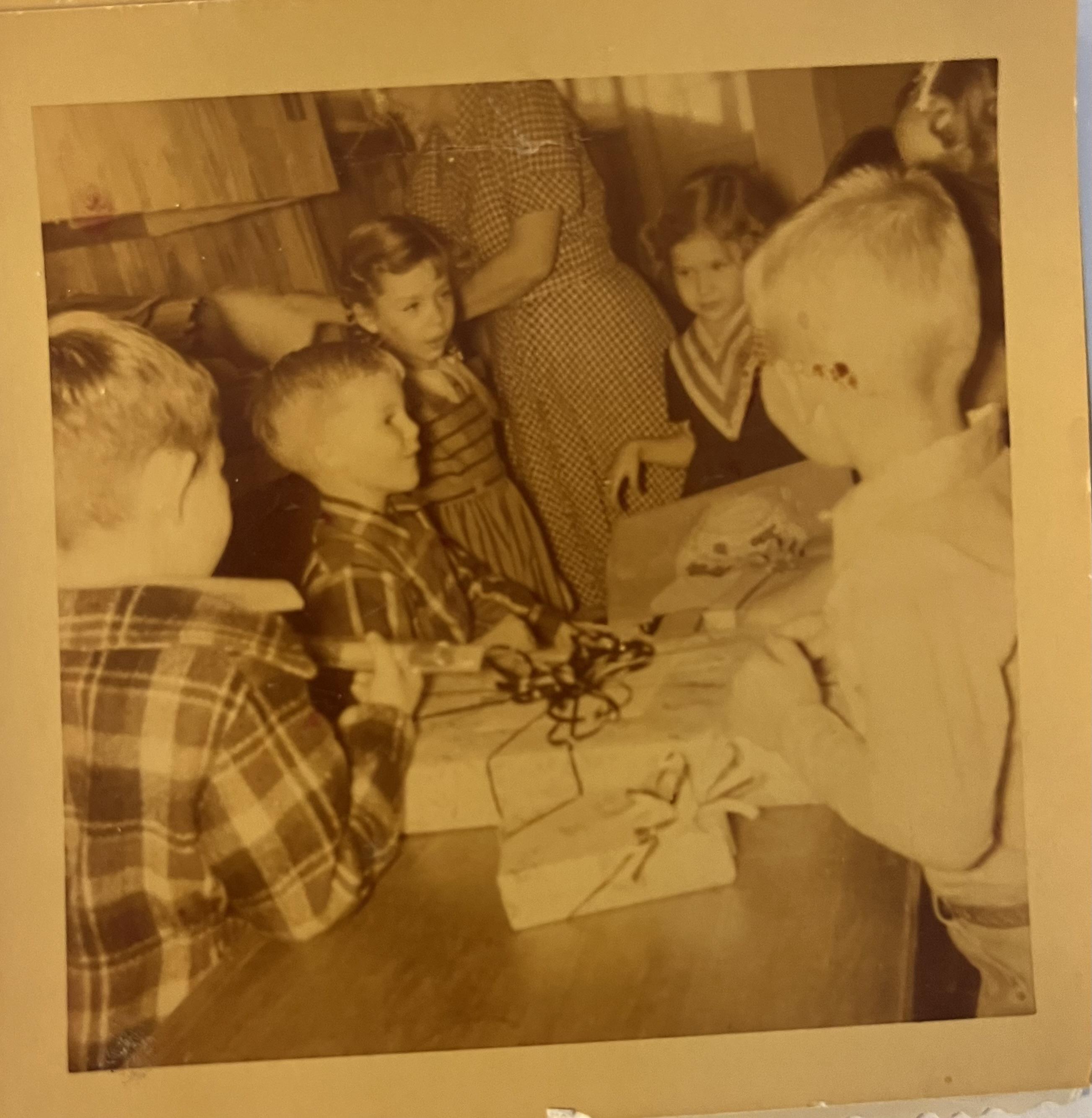 Birthday party; Linda is to t…