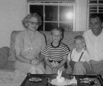 Nelle Thigpen, Brent Thigpen,…