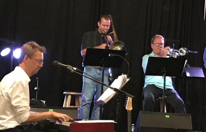 Vaughan playing with a Chicag…