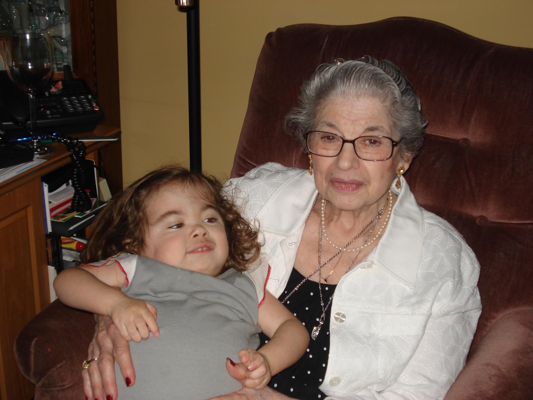 Emery and Great Nana on Chris…