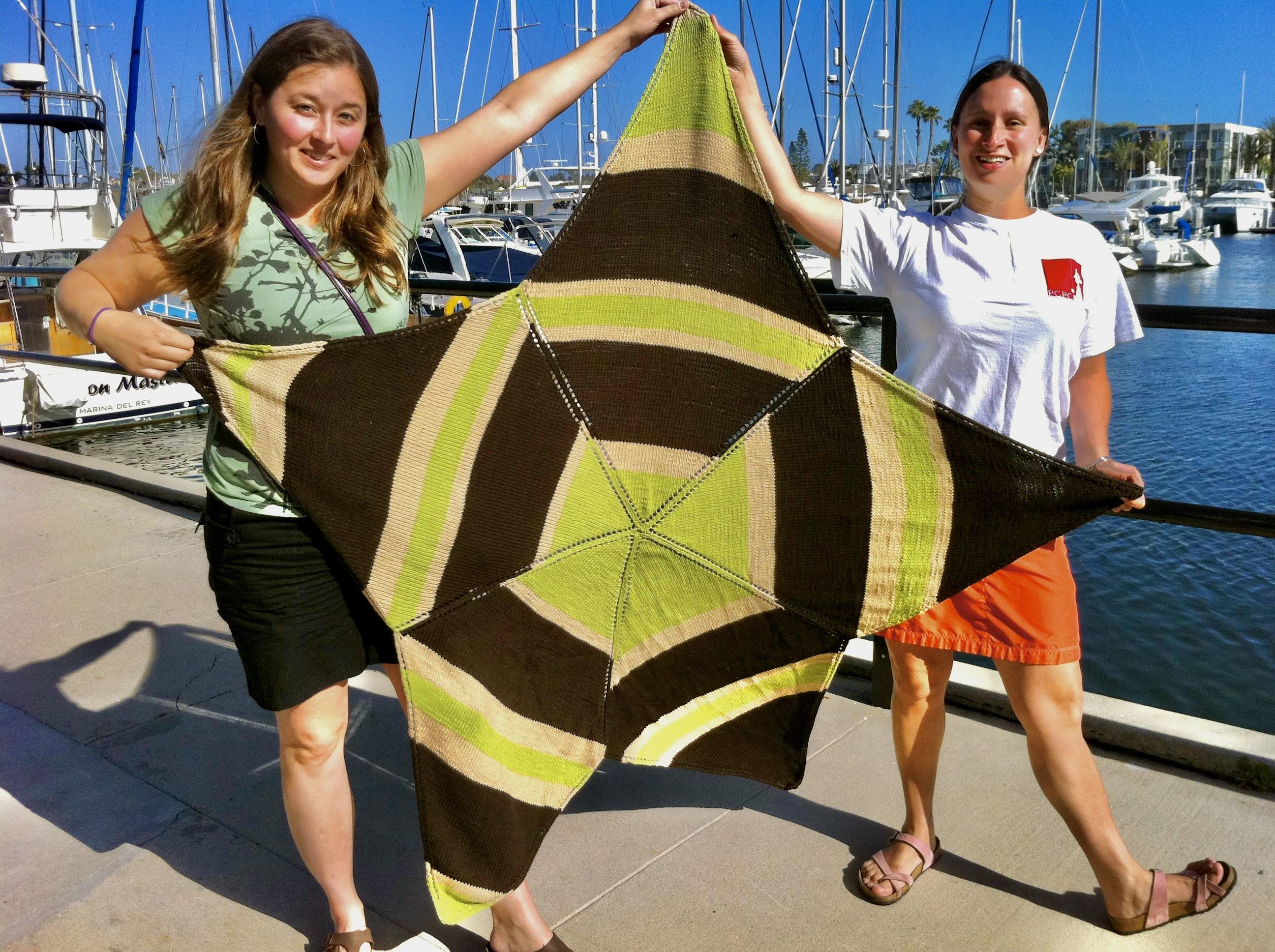 Lara and Beige coordinated kn…