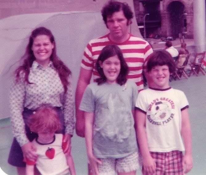 What a cute family :)