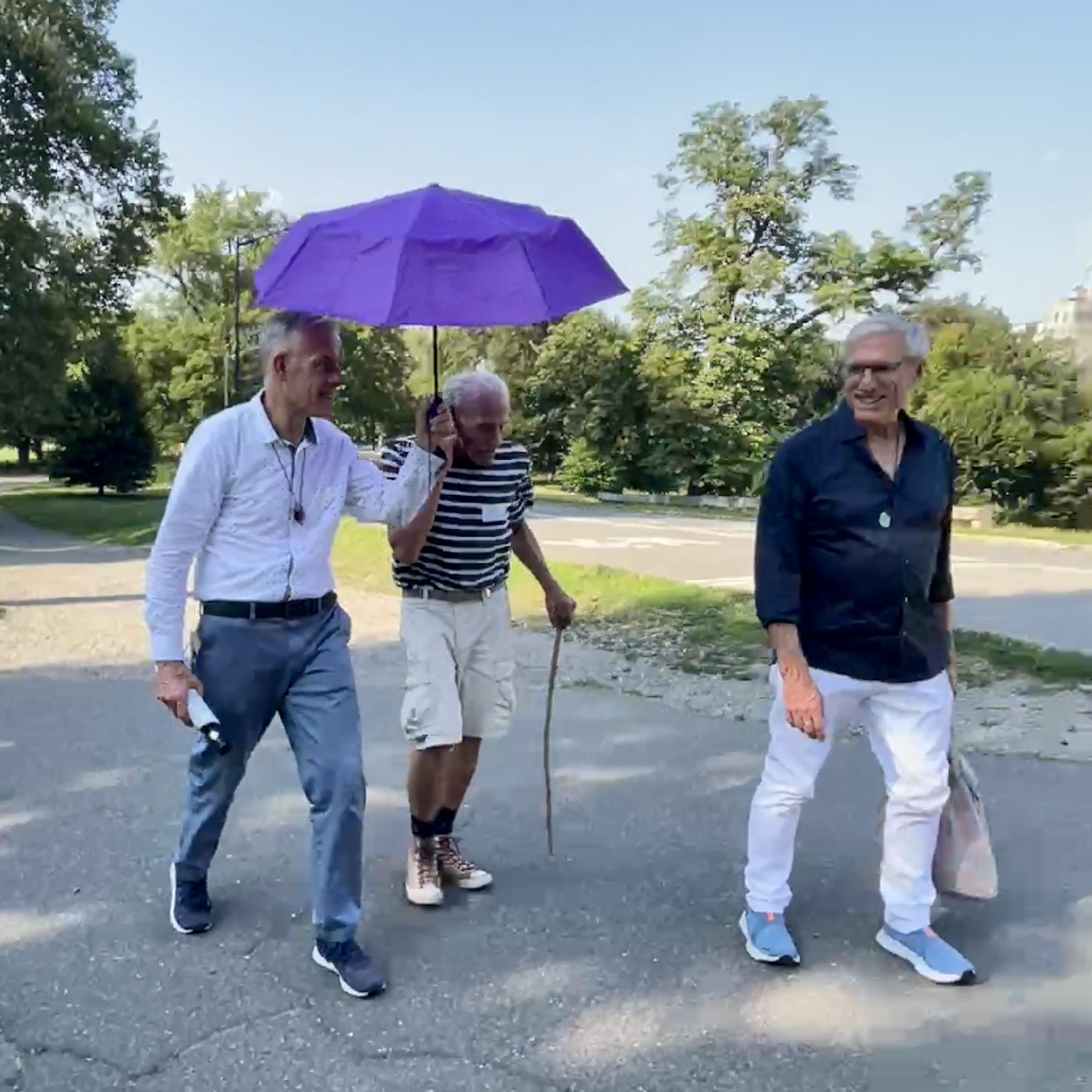 Walking To David’s bench in C…