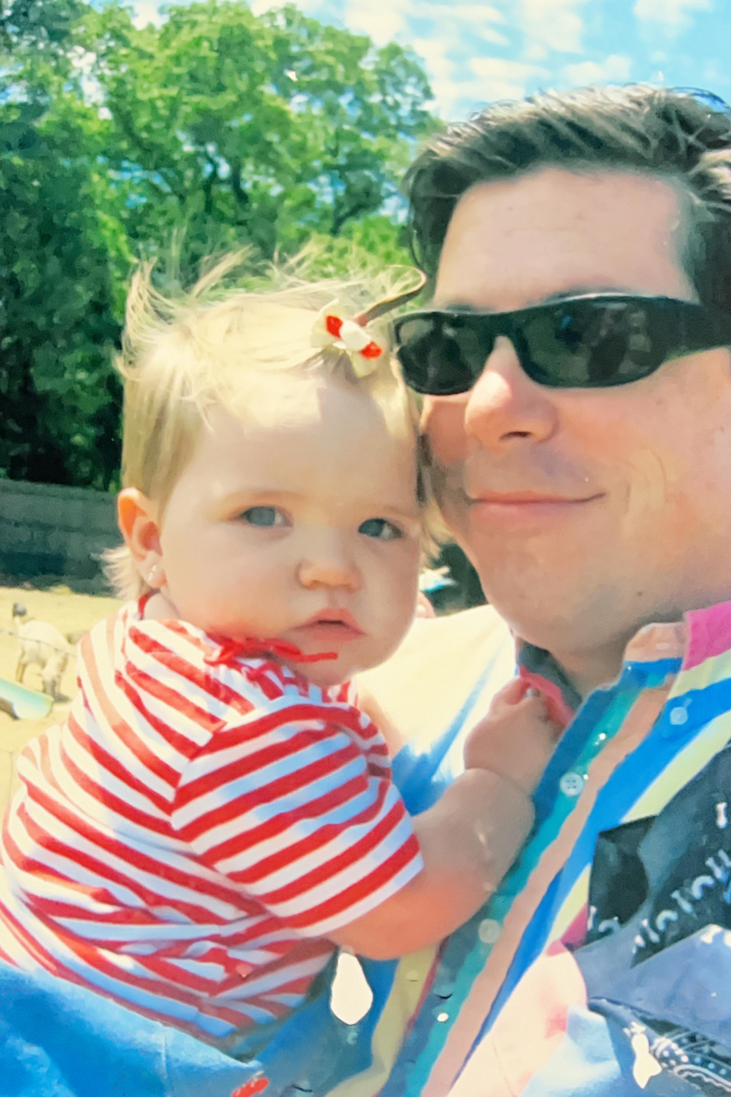 My dad holding me ❤️