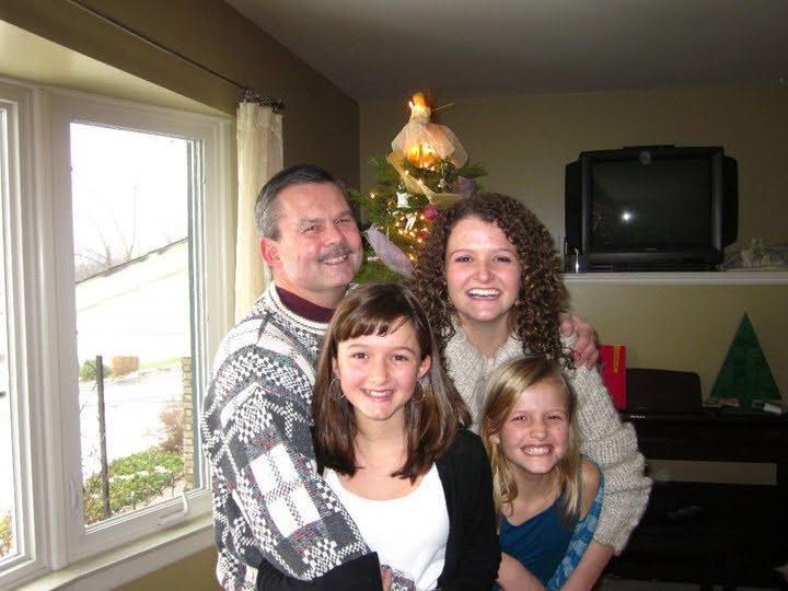 Uncle Davis, Halie, Kellie, a…