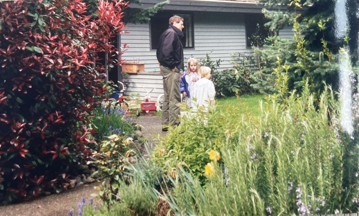 Gene, Anna and Maggie in Issa…