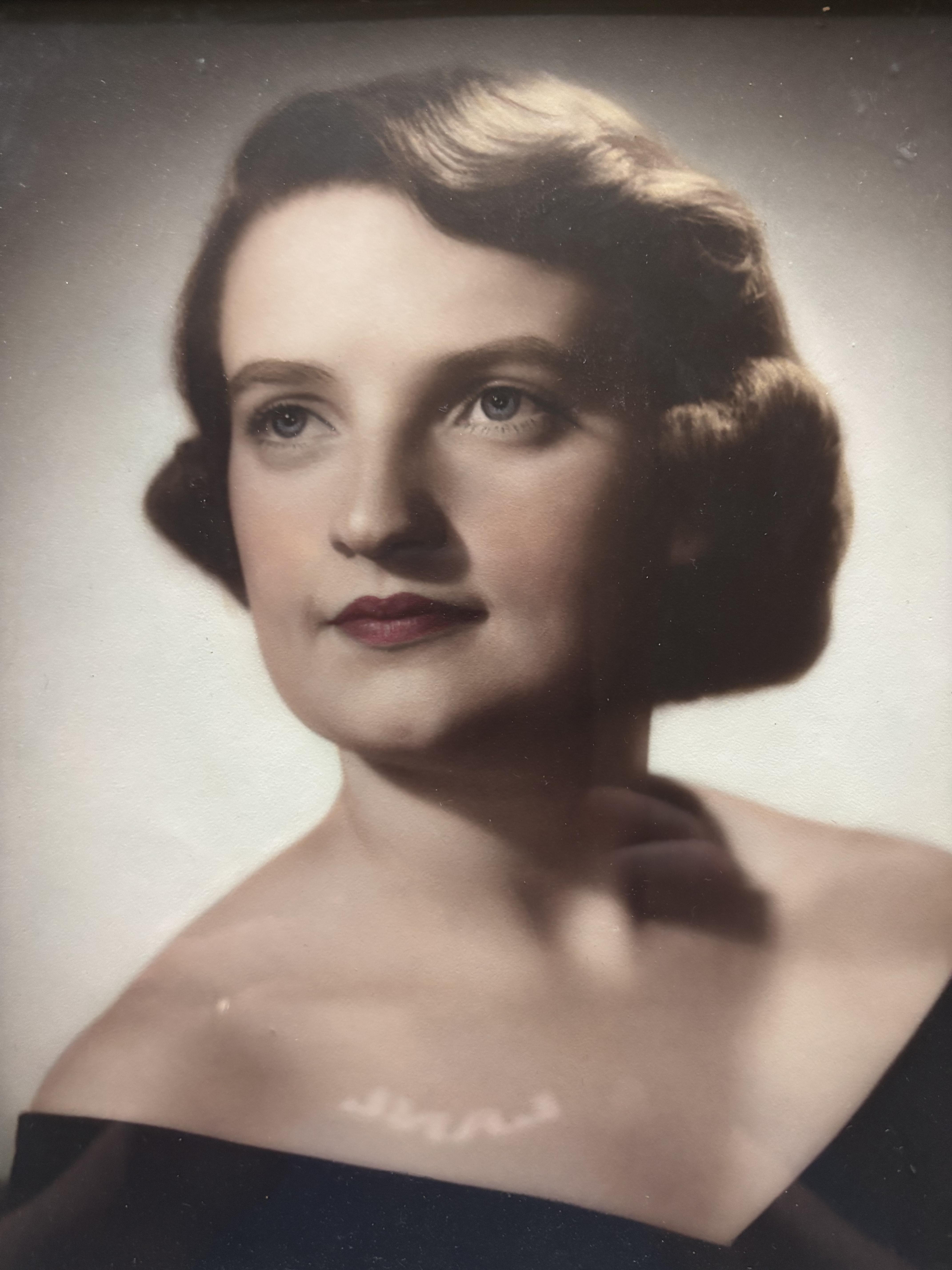 Carolyn before she had a fami…