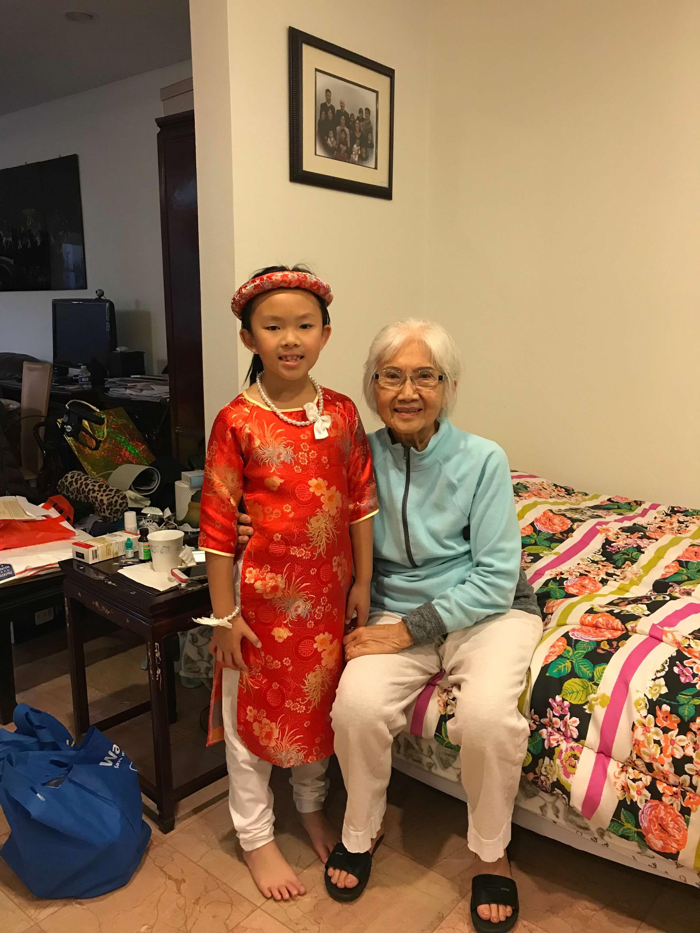 Visiting dì 5 on Vietnamese N…