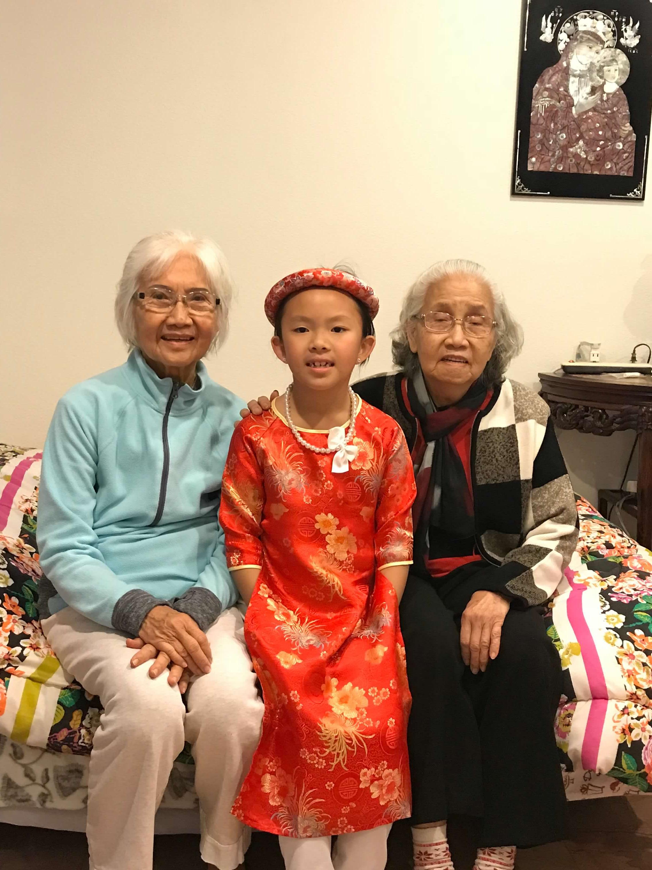 Visiting dì 5 on Vietnamese N…