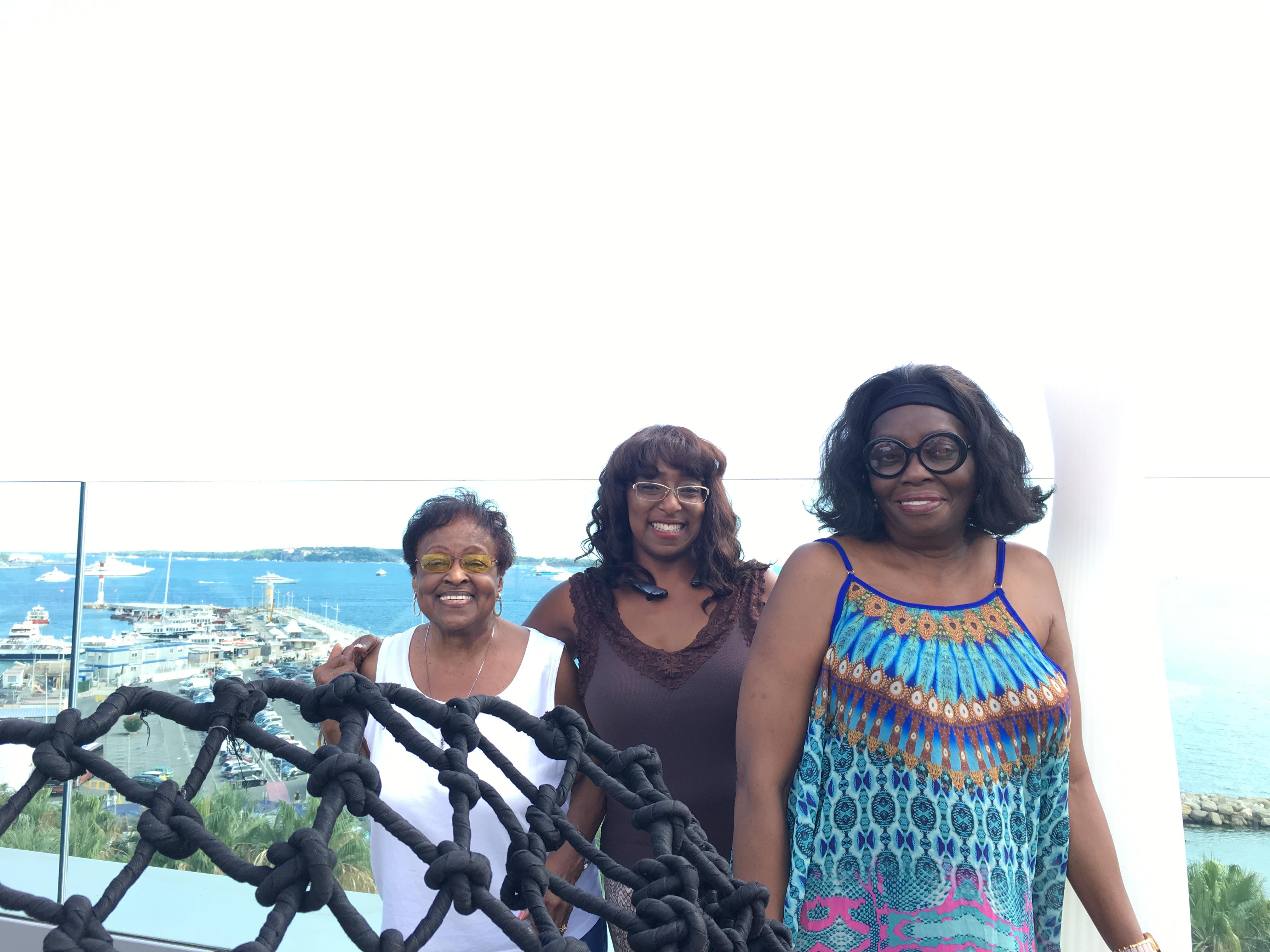 Liz and DeOlive visiting Gia