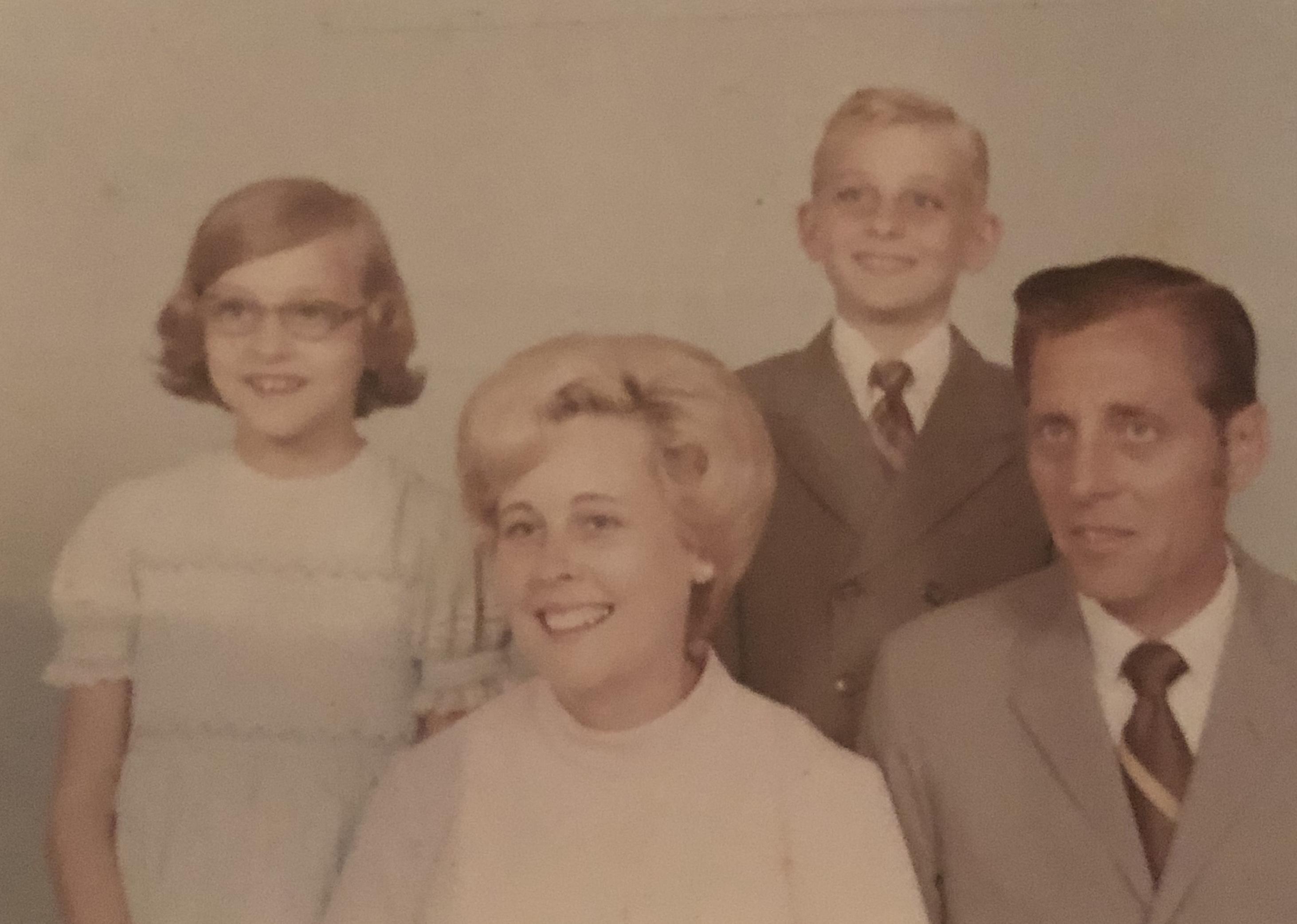 Bess Kearns, Gale Collins, Mi…
