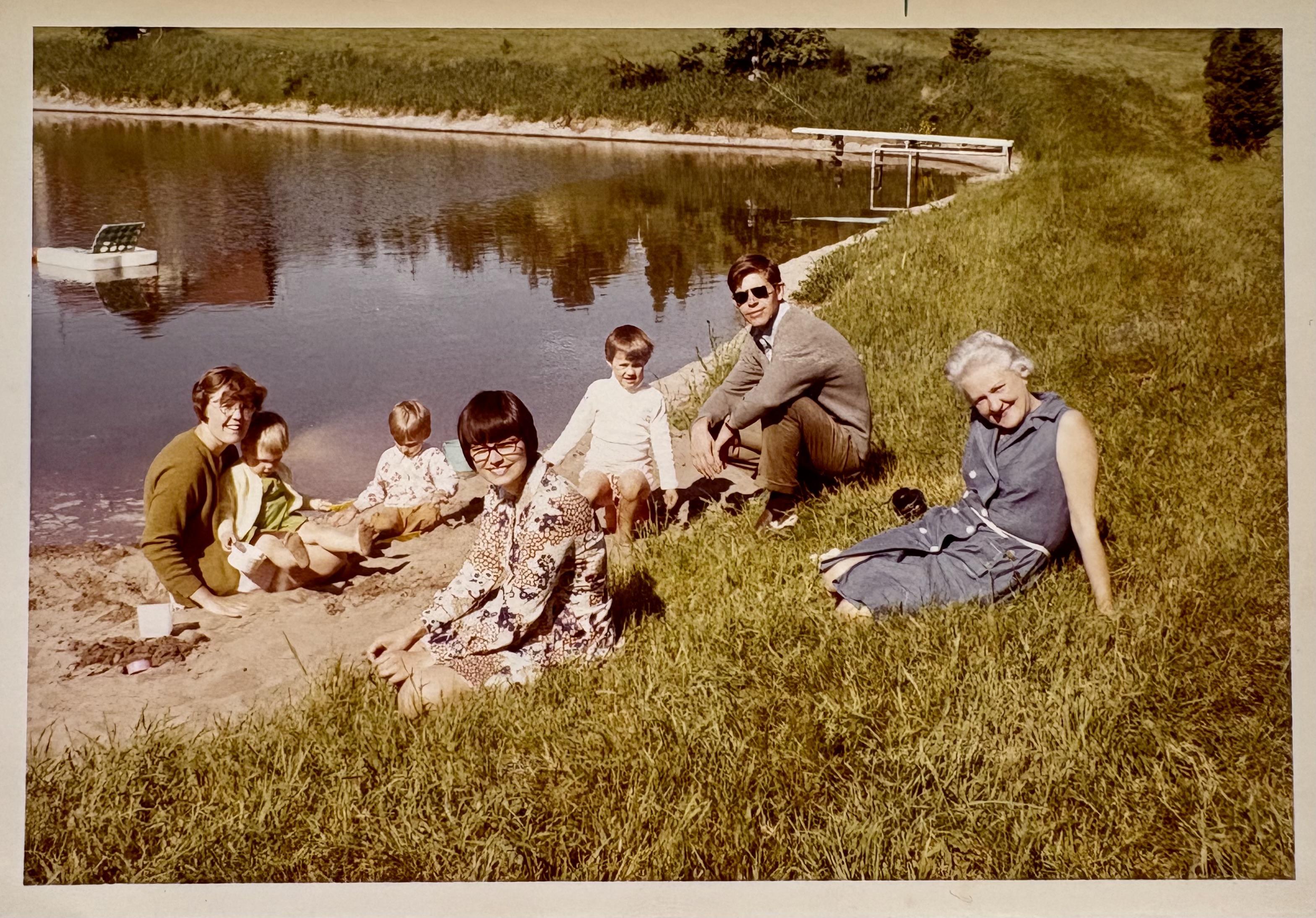 Bonnie with extended family a…