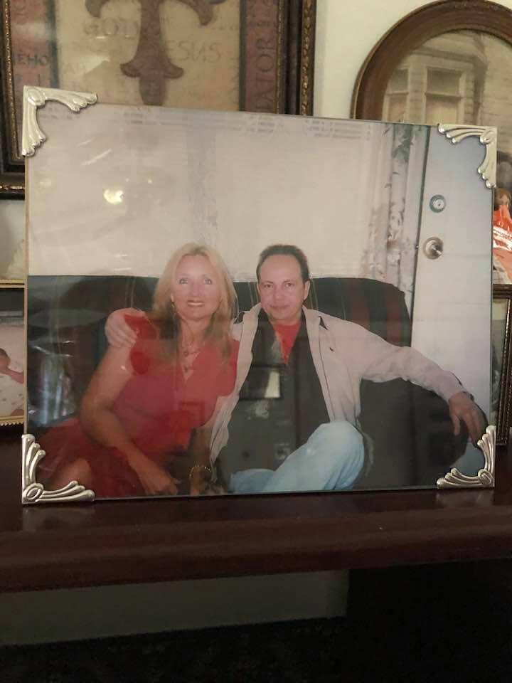 Popi & Mimi(his first wif…