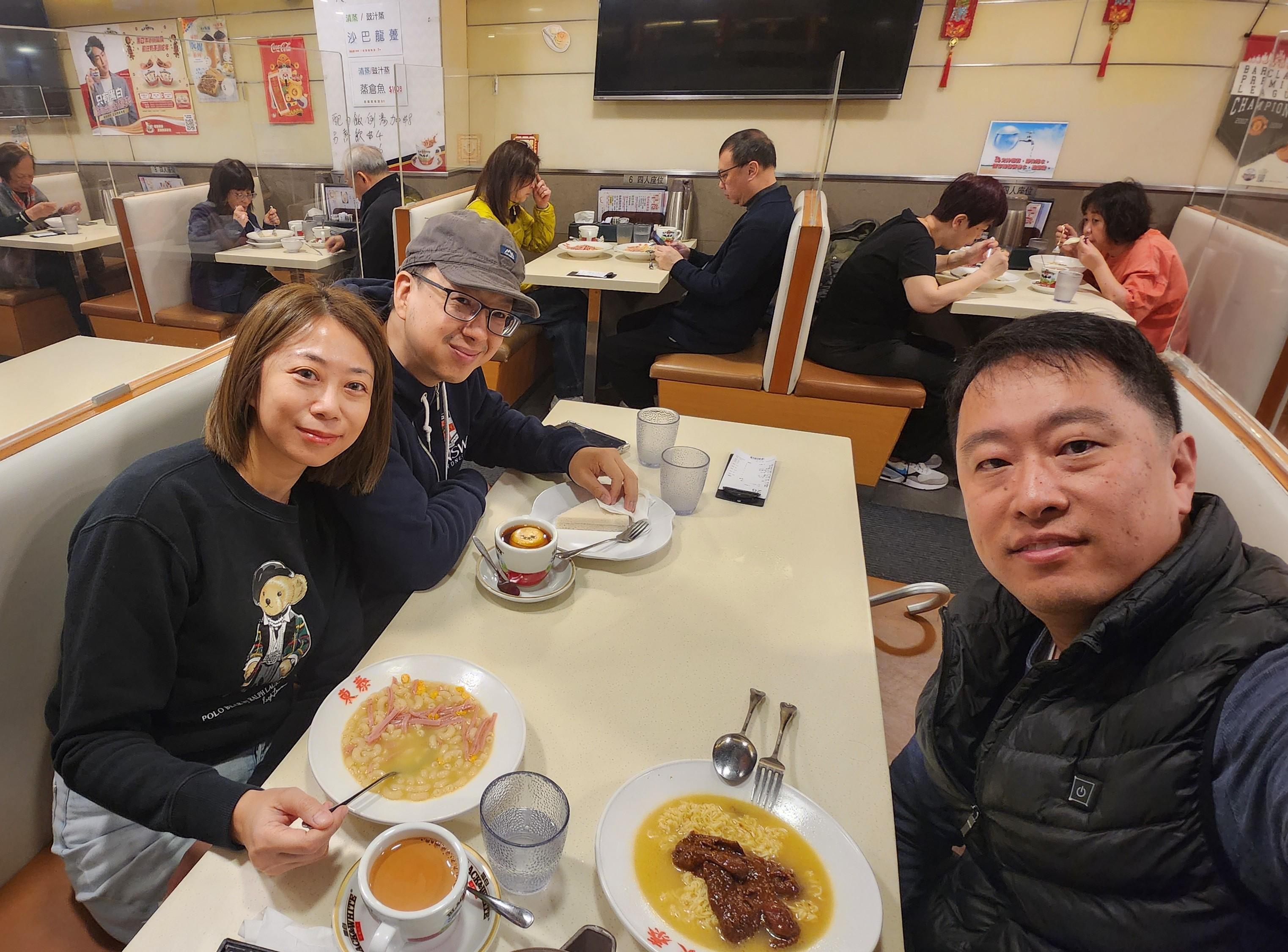 最愛在茶餐廳一齊吹水