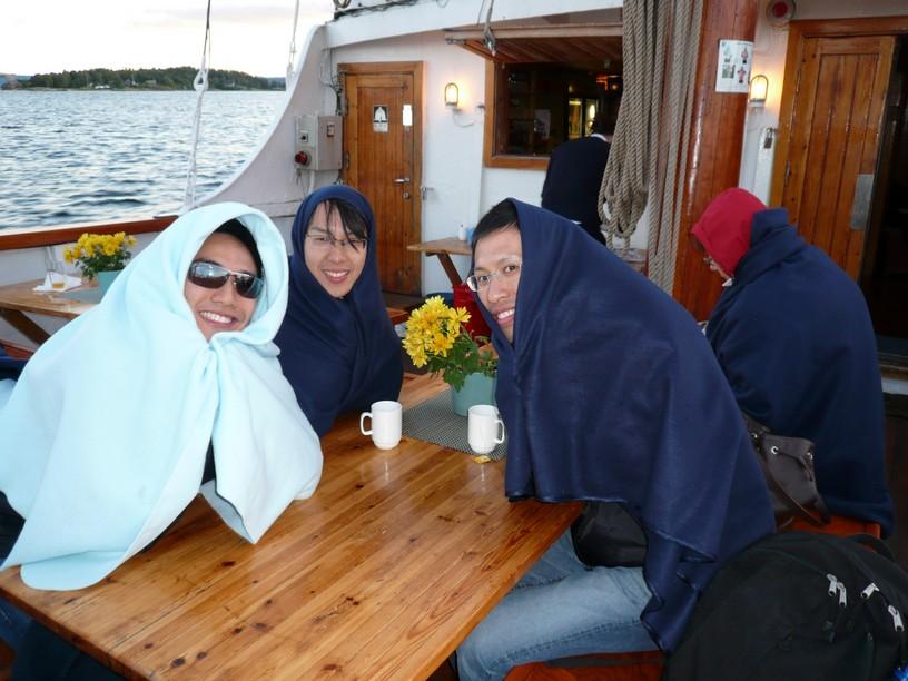 Harbour trip with onboard din…