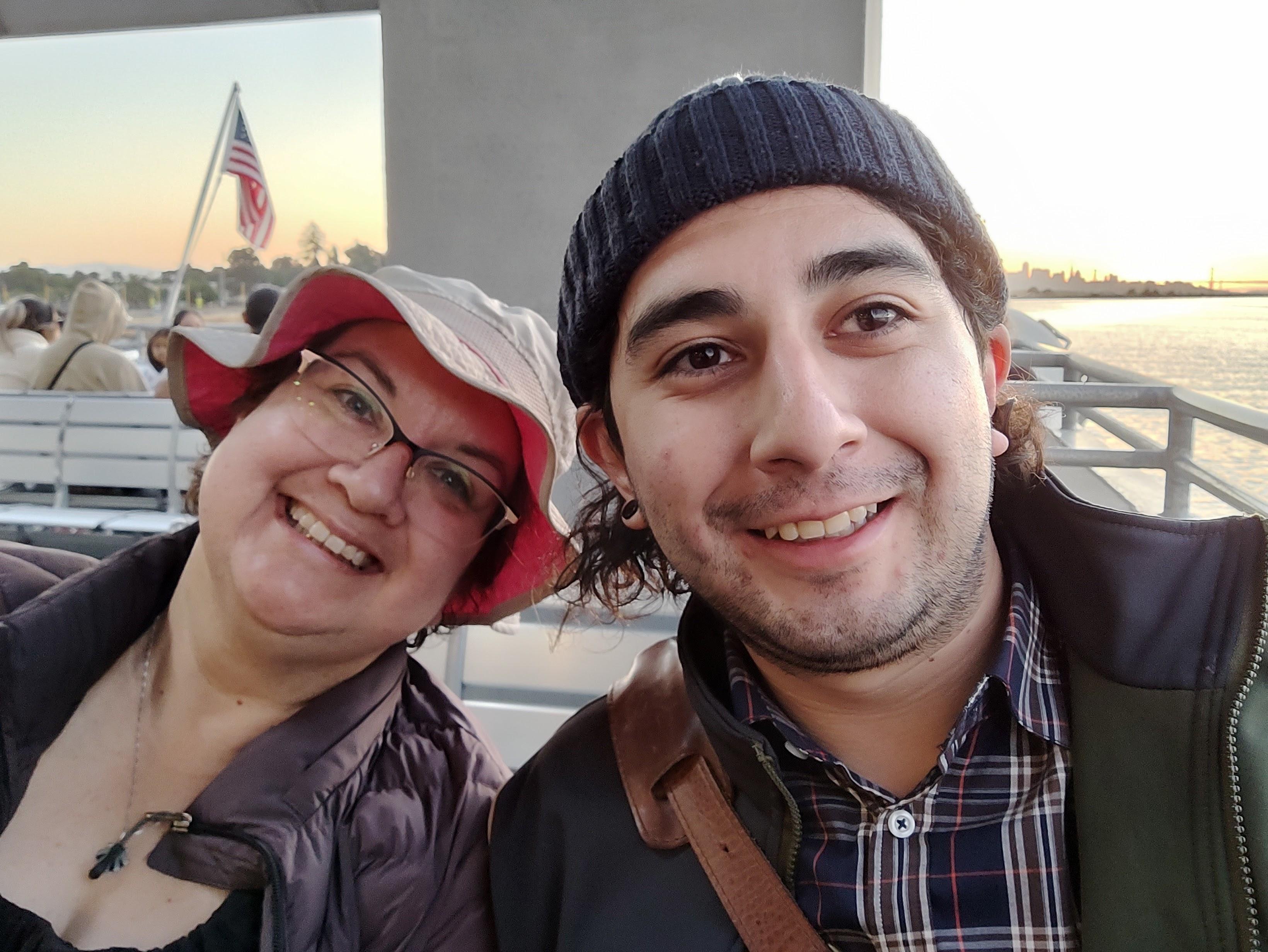 Recorriendo sus lugares favor…