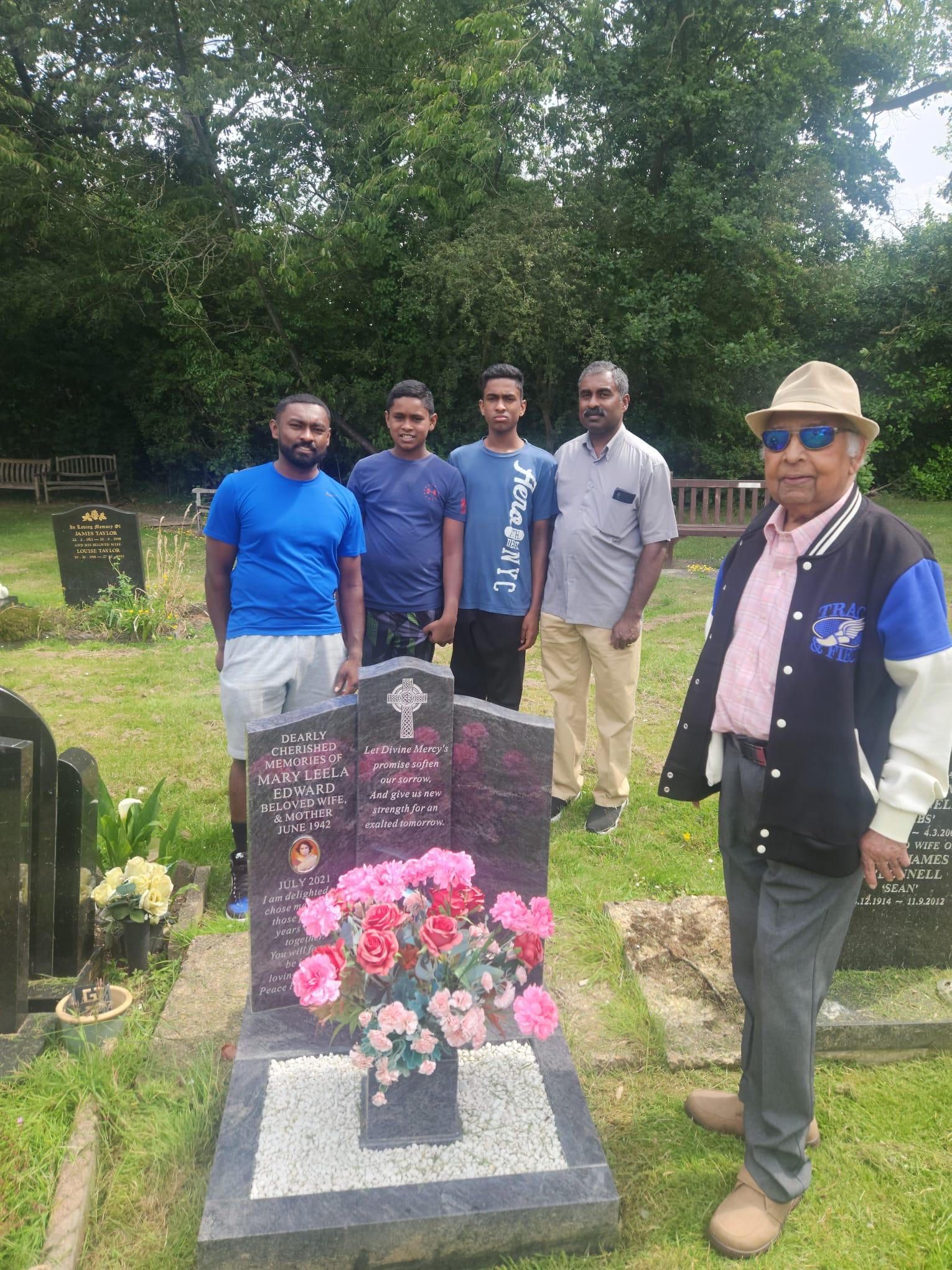 Poignant family visit with Un…