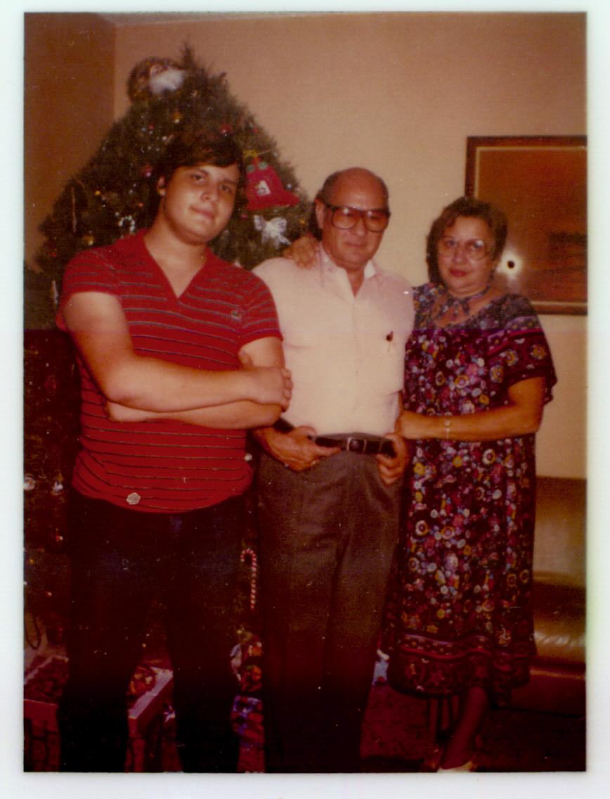 Adelfa con Moises y hijo Alex