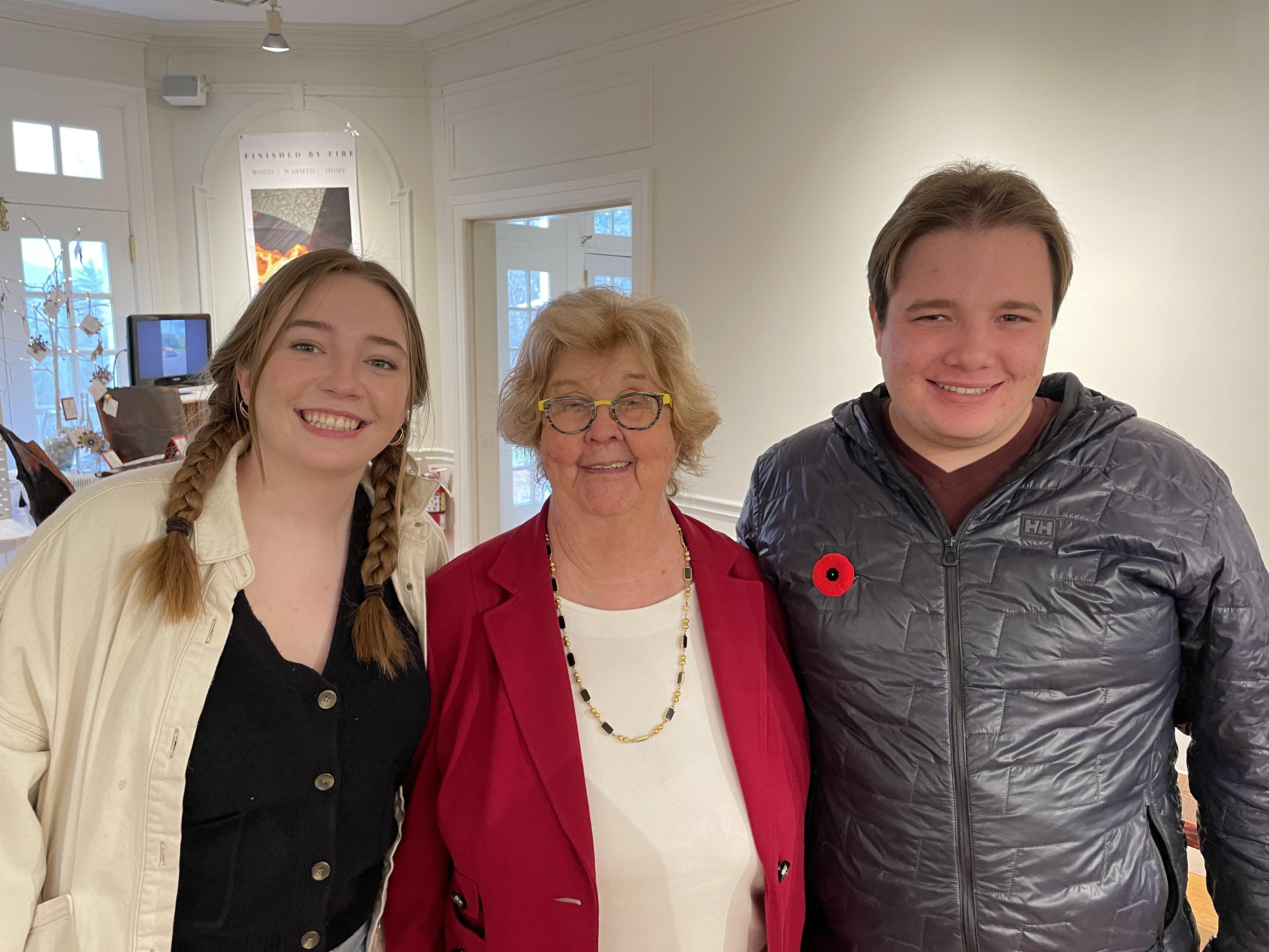 Lynn with her grandchildren V…