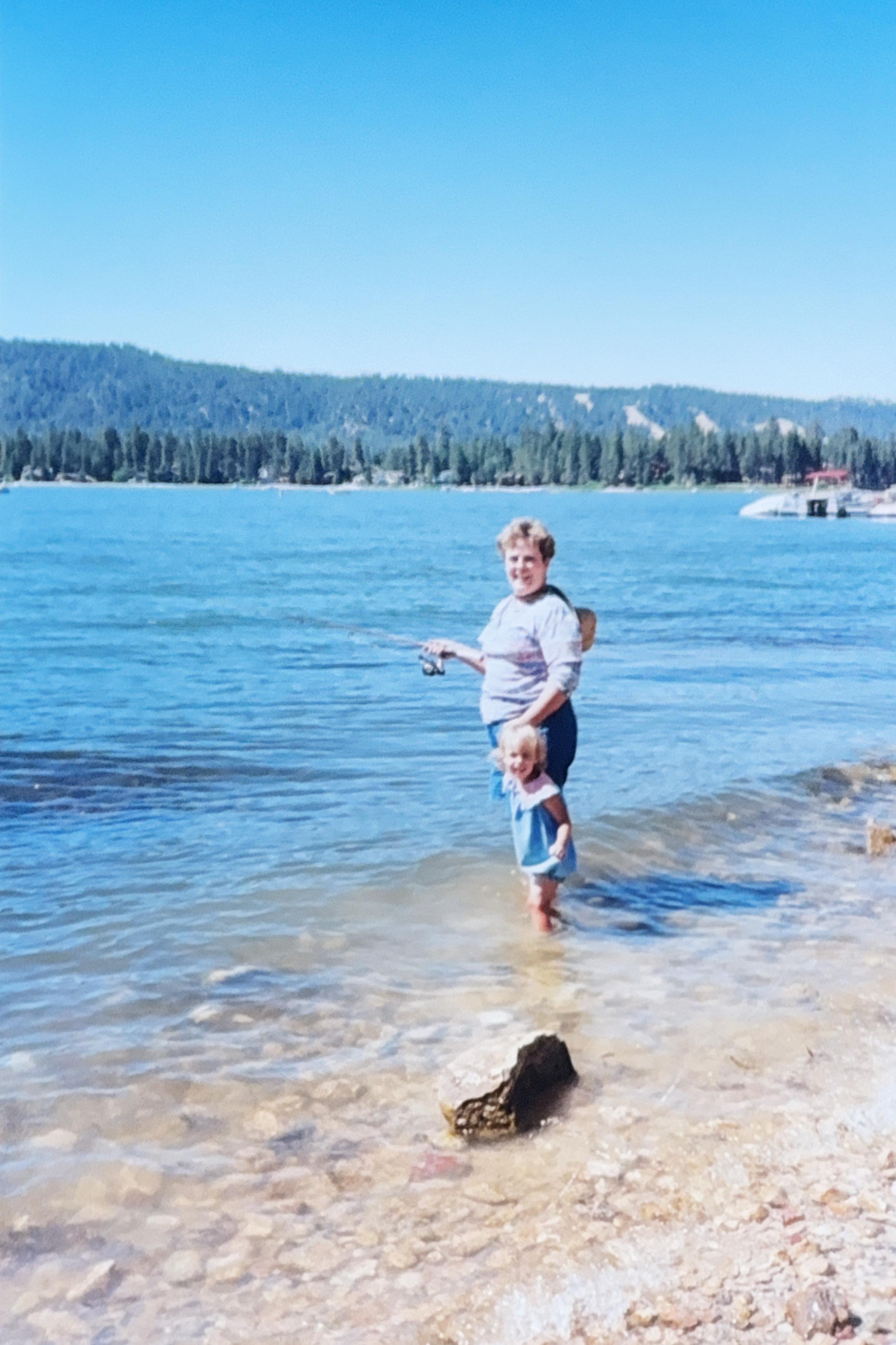 Donna Lou and Gabi Lou fishin…