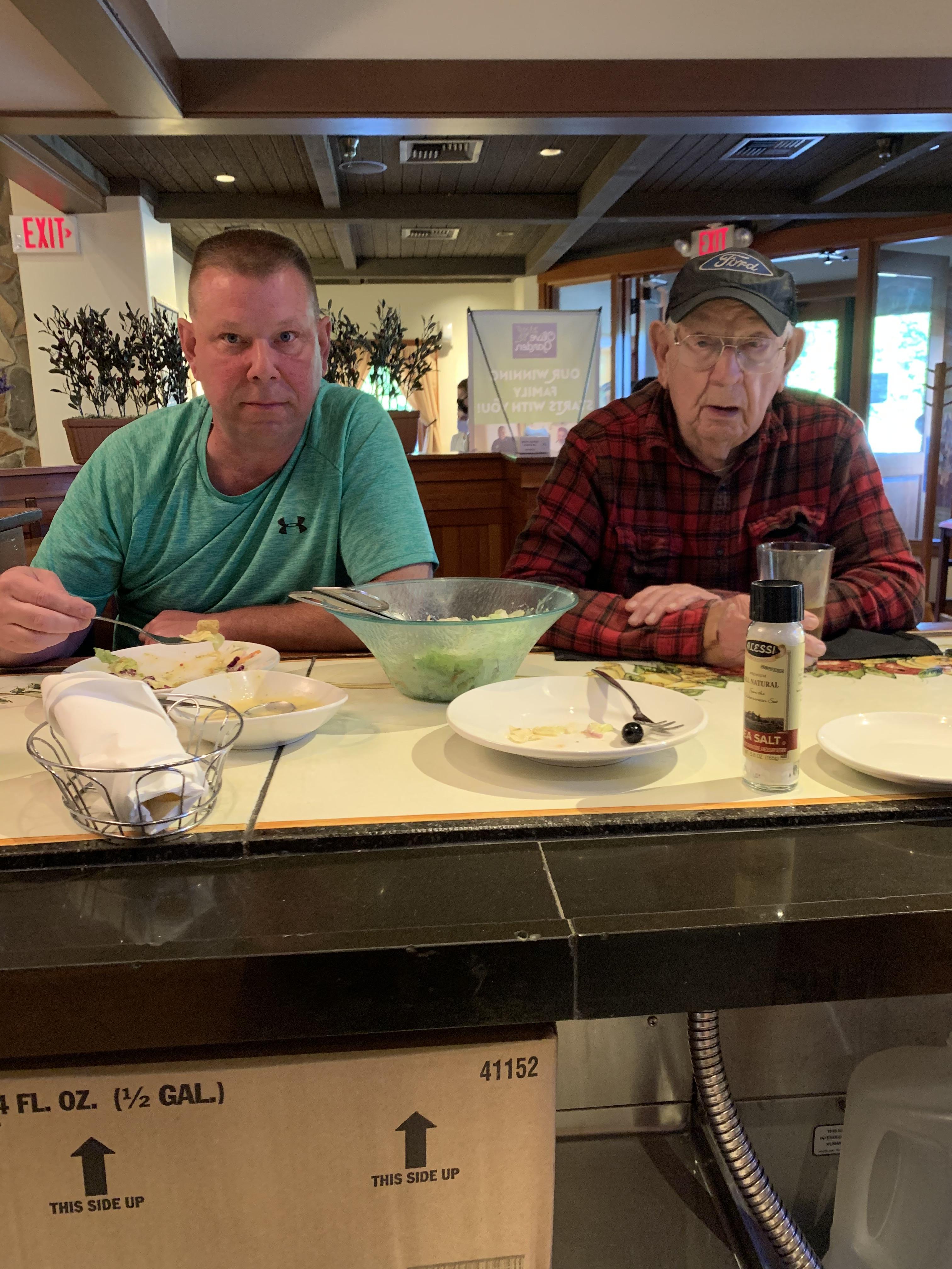 Lunch at Olive Garden with Da…