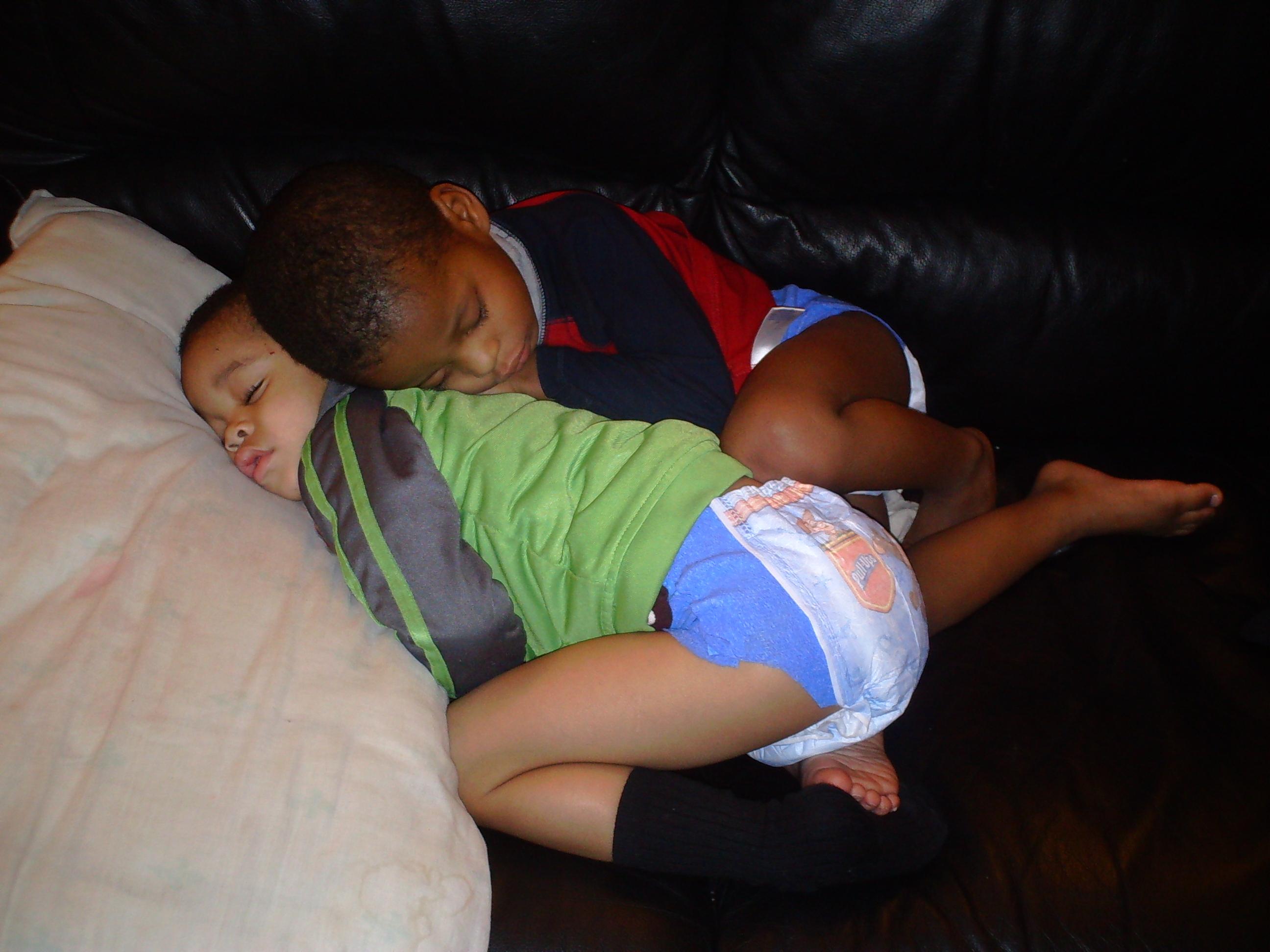Khiari is my pillow (Says Kha…
