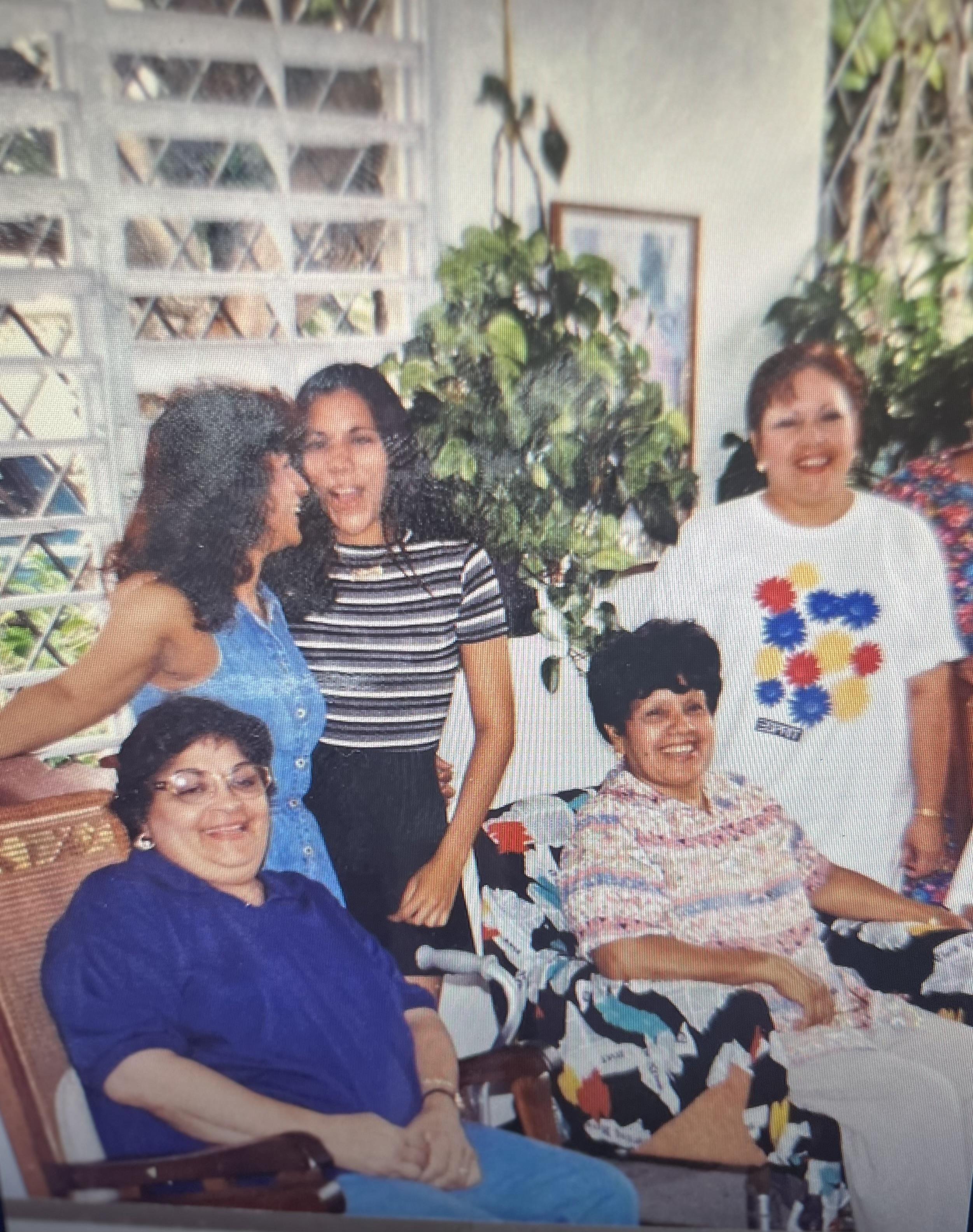 En casa De Abuela Maria Elisa…