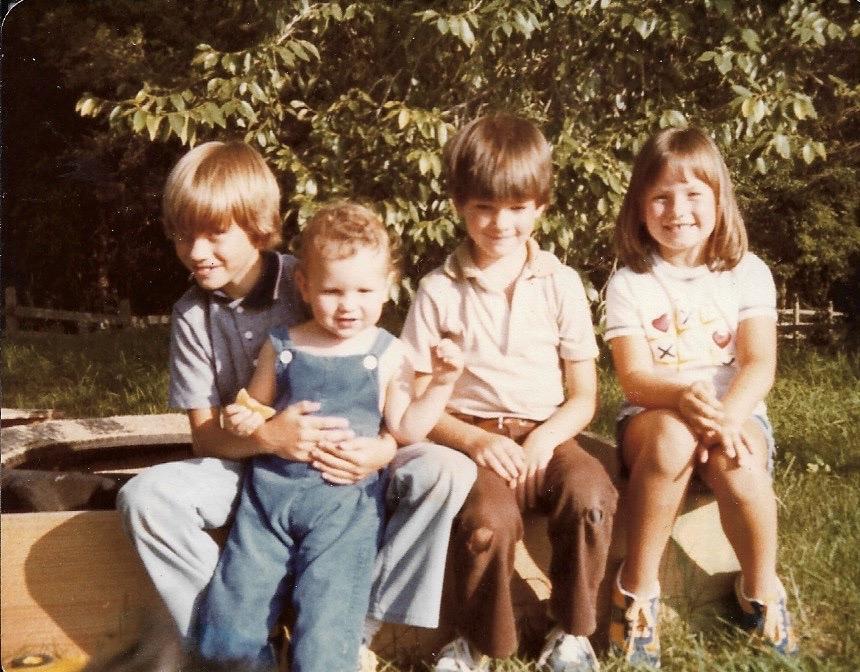 Che and Gabe with cousins Bri…